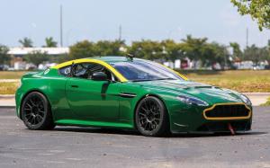 Aston Martin V8 Vantage GT4 2010 года